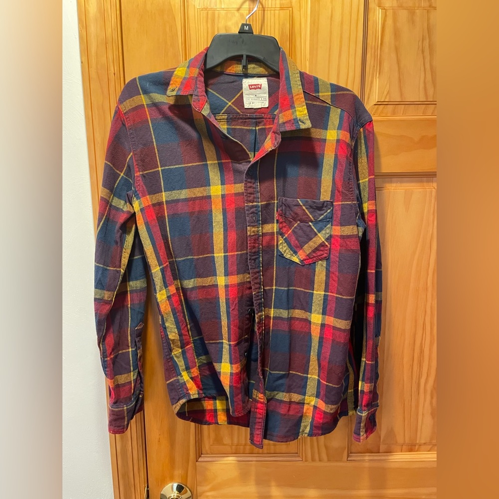 Men’s Levi’s flannel
